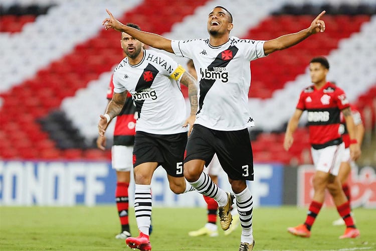 Vasco faz três no Flamengo, encerra jejum e confirma reação no Carioca