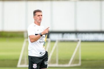 Mancini usa ponderação e ciência para buscar reabilitação do Corinthians
