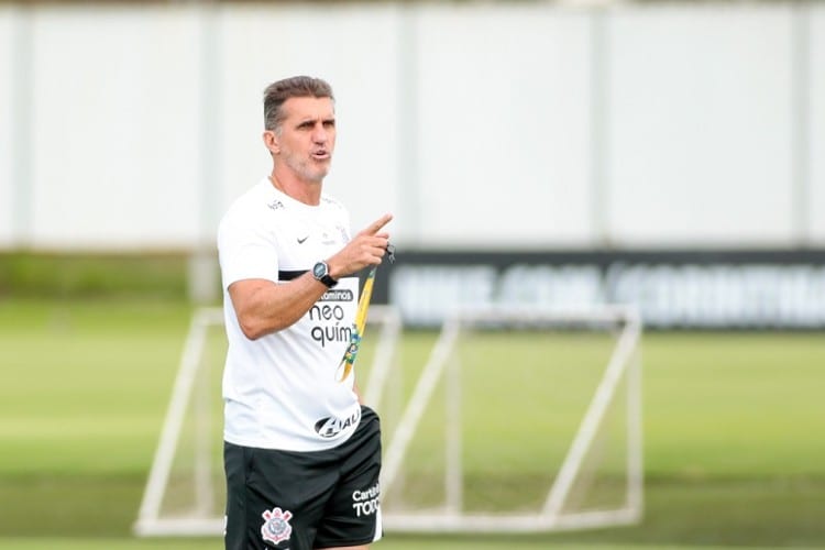 Mancini usa ponderação e ciência para buscar reabilitação do Corinthians