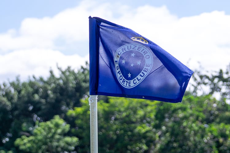 Cruzeiro admite novo atraso no pagamento de salários dos funcionários