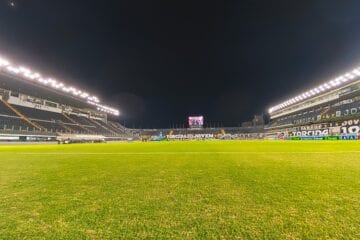 Ainda tentando se encontrar, Corinthians e Santos fazem clássico de risco