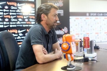 Conselho do Corinthians reprova balanço de 2019 e aprova as contas de 2020
