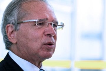 Governo deve anunciar prorrogação do auxílio nesta semana, diz Guedes