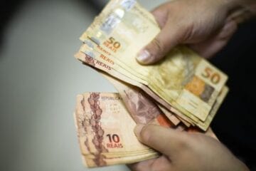 Orçamento de 2022 prevê salário mínimo de R$ 1.169