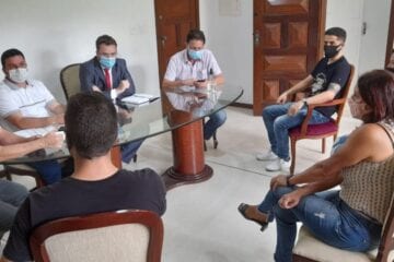 Prefeito de Monlevade recebe lojistas que protestam contra Onda Roxa