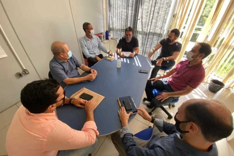 Em defesa de empresas, vereadores vão à Prefeitura buscar soluções para a anulação de lotes concedidos na gestão passada