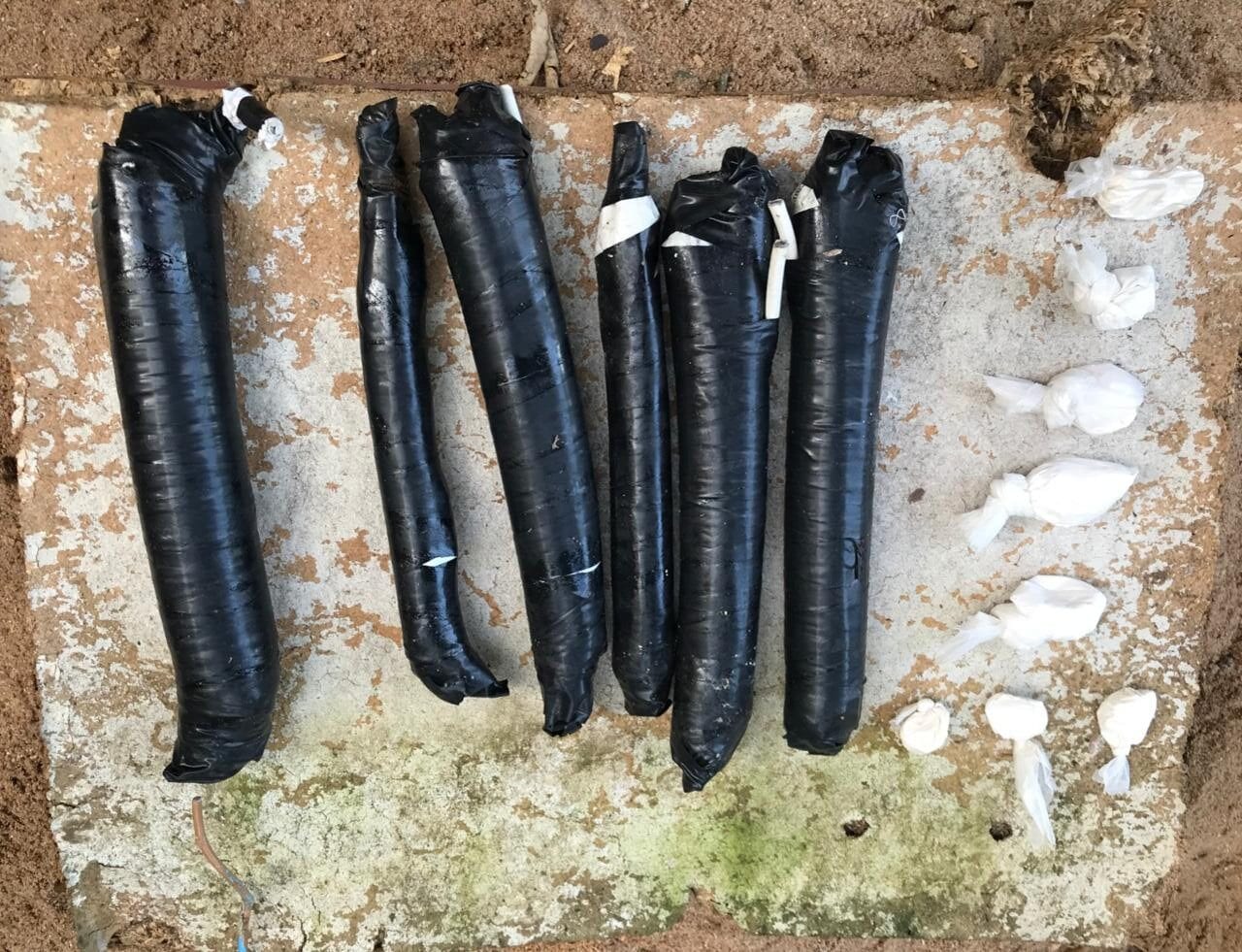 PM encontra explosivos no quintal de uma residência em Ipatinga