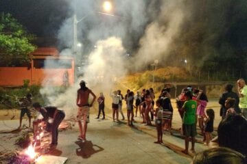 Moradores do Barreiro fecham a MGC-129 em protesto por falta d’água