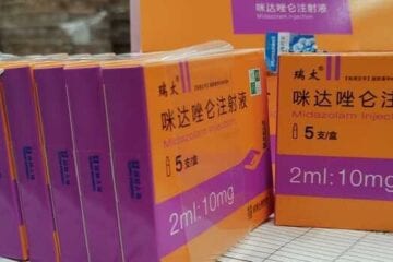 Minas recebe mais de 133 mil unidades de medicamentos para kit intubação
