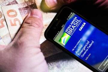 Trabalhadores nascidos em agosto podem sacar auxílio emergencial
