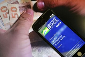 É oficial: Governo Federal confirma auxílio emergencial até outubro