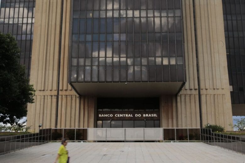 Servidores do Banco Central confirmam fim da greve
