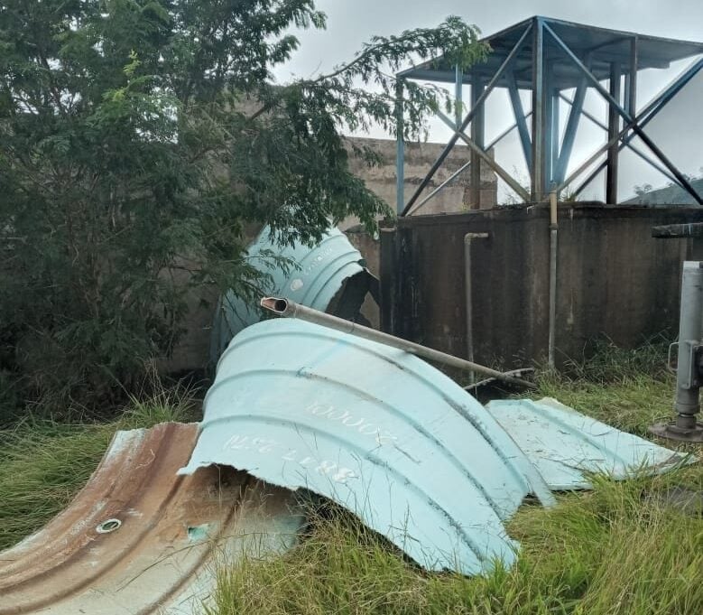 Caixa d’água se rompe e bairro de Monlevade ficará o dia todo sem água