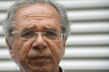 FIES bancou “até filho de porteiro”, diz Guedes