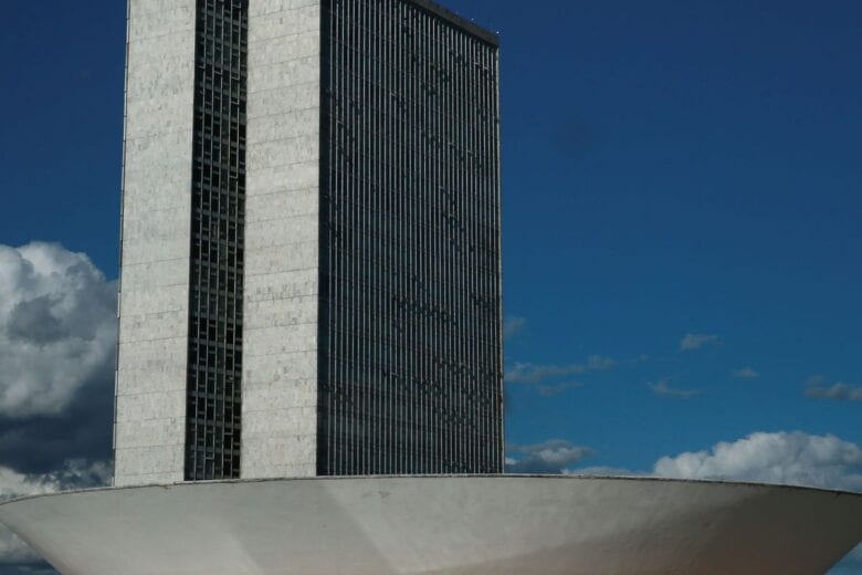 MP que permite renegociar dívidas de fundos regionais é aprovada