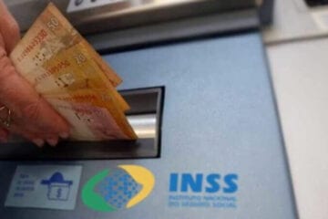 Antecipação do 13º salário de aposentados sai em breve, diz Guedes