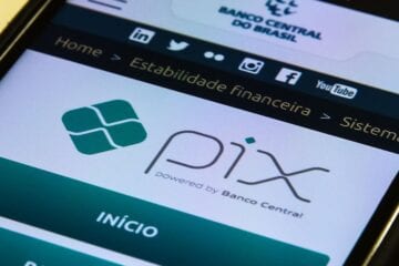 Aneel obriga distribuidoras a oferecer Pix para pagar contas de luz