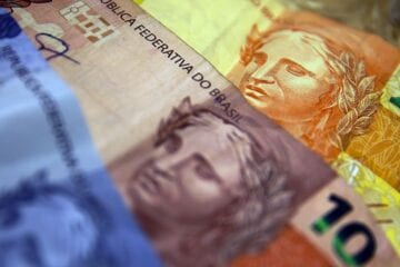 Ipea diz que investimentos têm queda de 18% em abril