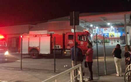 Teto da sede da Record no Rio desaba e deixa quatro feridos