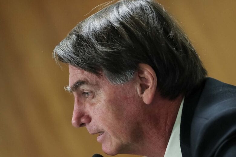 Bolsonaro critica lockdown e diz que governo não consegue pagar auxílio maior