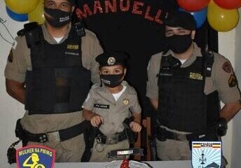 Em Valadares, criança convida policiais para participarem de sua festa de aniversário