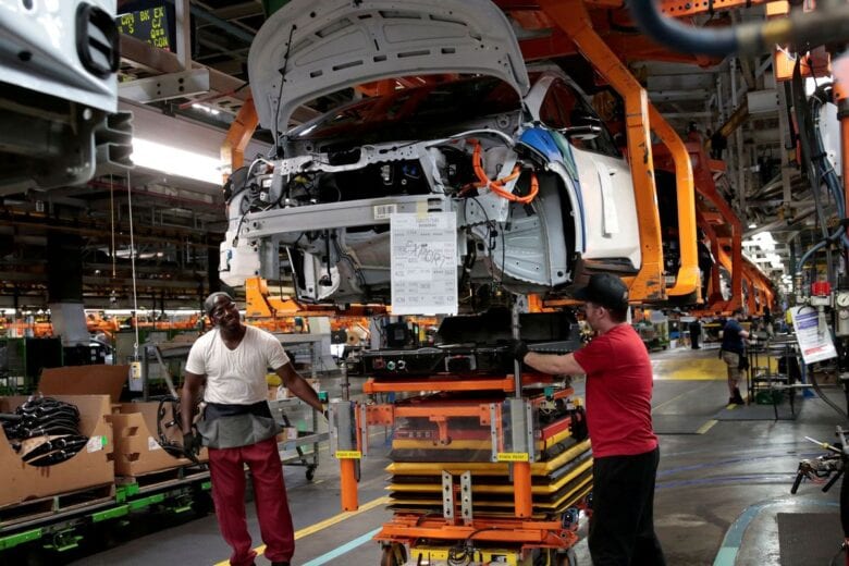 Apesar da queda nacional, indústria cresce em nove estados em novembro