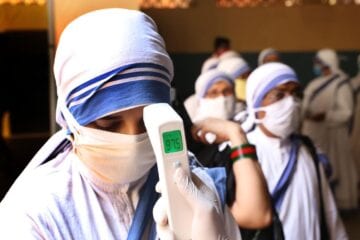 Covid-19: casos diários da Índia passam de 400 mil