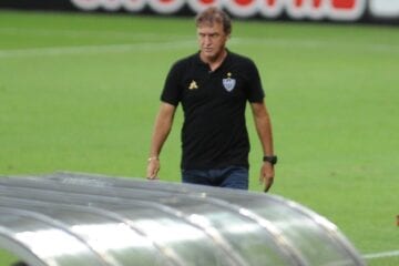 Com várias mudanças, Cuca define Atlético para semifinal contra Tombense