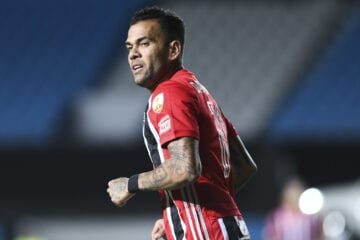 Daniel Alves e Luciano sentem dores musculares e preocupam o São Paulo