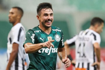 Palmeiras vence clássico, elimina Santos e mantém chances no Paulistão