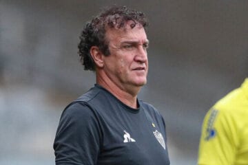 Com Tardelli, Cuca escala Atlético quase todo reserva para semi do Mineiro