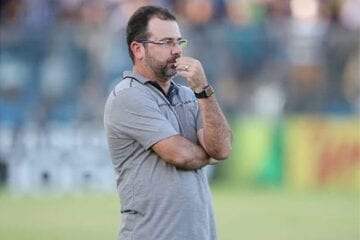 Ex-América e Cruzeiro, Enderson Moreira é internado com suspeita de infarto