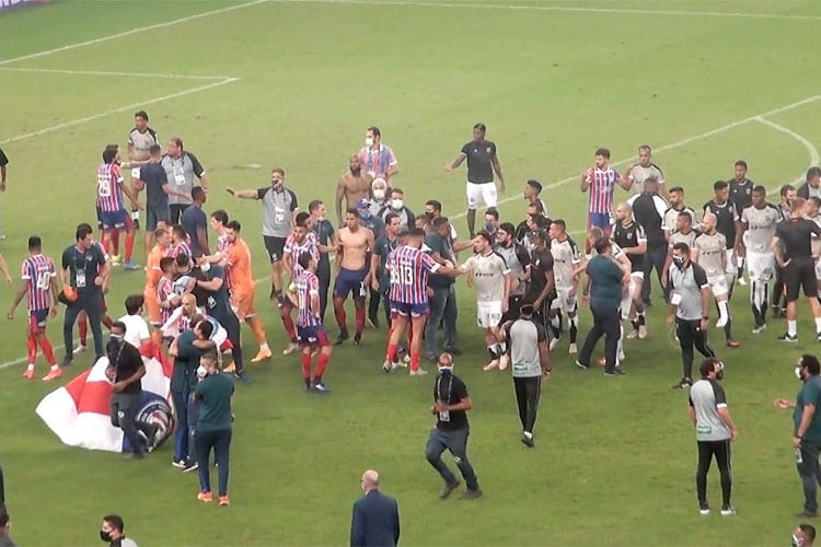 Final da Copa do Nordeste entre Bahia e Ceará tem briga generalizada
