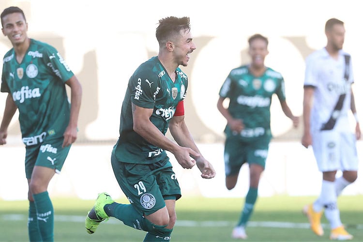 Palmeiras goleia Ponte Preta e avança no Paulistão com ajuda do Corinthians