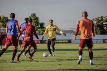 Frustrado no Estadual, Atlético-GO defende liderança na Sul-Americana