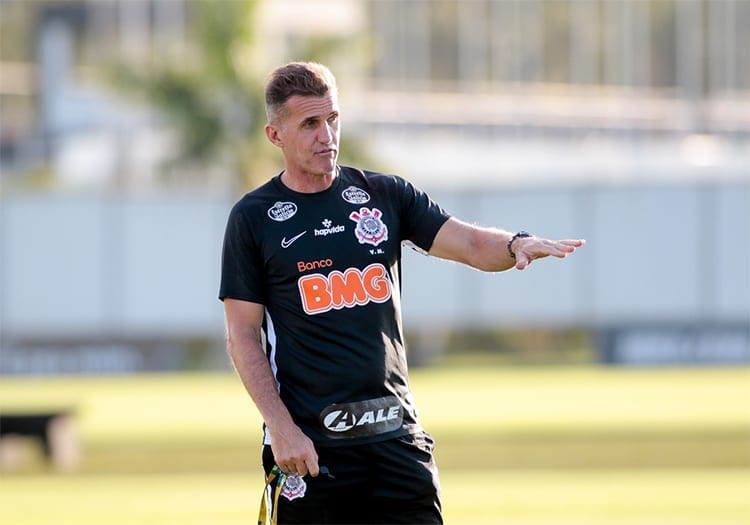 Corinthians faz semifinal com Palmeiras, seu maior algoz em Itaquera