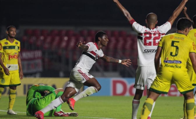 São Paulo passa fácil pelo Mirassol e faz final do Paulista com o Palmeiras