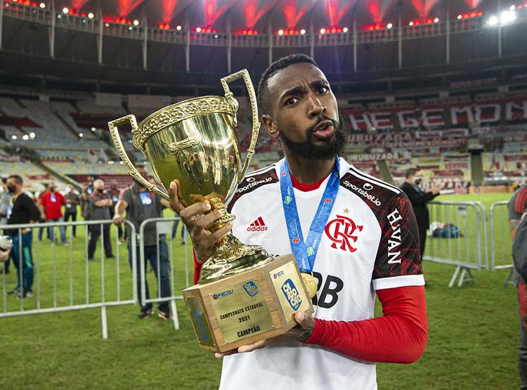 Ceni faz coro para Gerson desistir de trocar Flamengo pelo Olympique