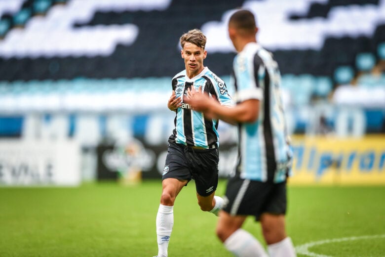 Jovens brilham, e Grêmio garante tetra gaúcho com empate no Gre-Nal