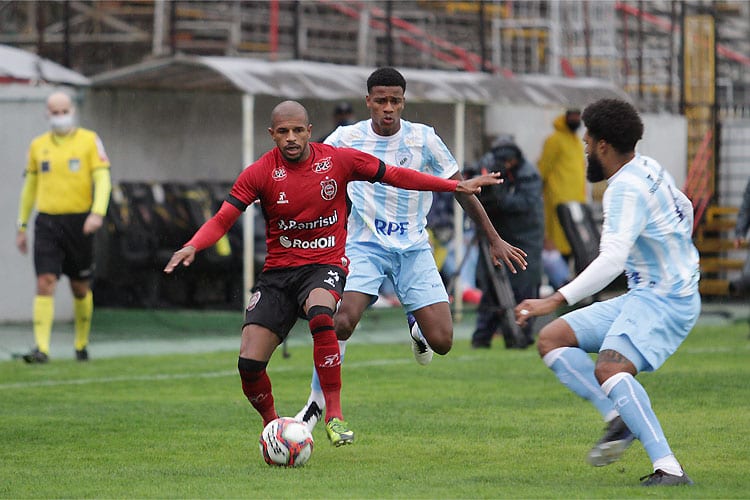 Brasil e Londrina abrem a Série B debaixo de chuva e com zero a zero
