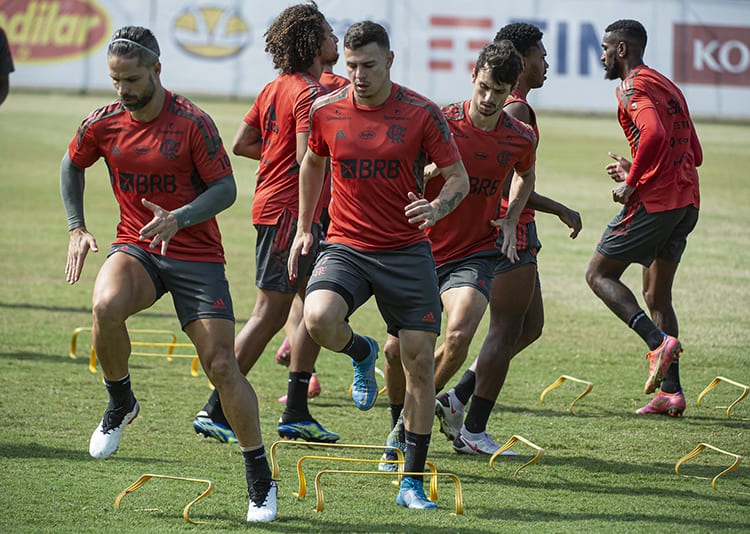 Flamengo e Palmeiras se enfrentam pela primeira rodada do Brasileirão
