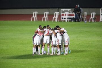 Maratona de jogos no futebol brasileiro leva elencos ao limite do desgaste