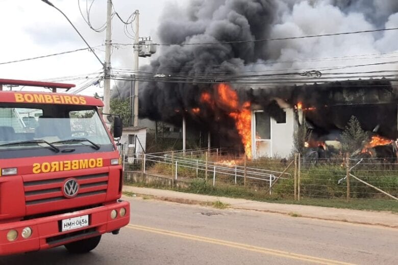 MP apura improbidade administrativa no incêndio que destruiu UPA; vereadores querem ‘caça às bruxas’