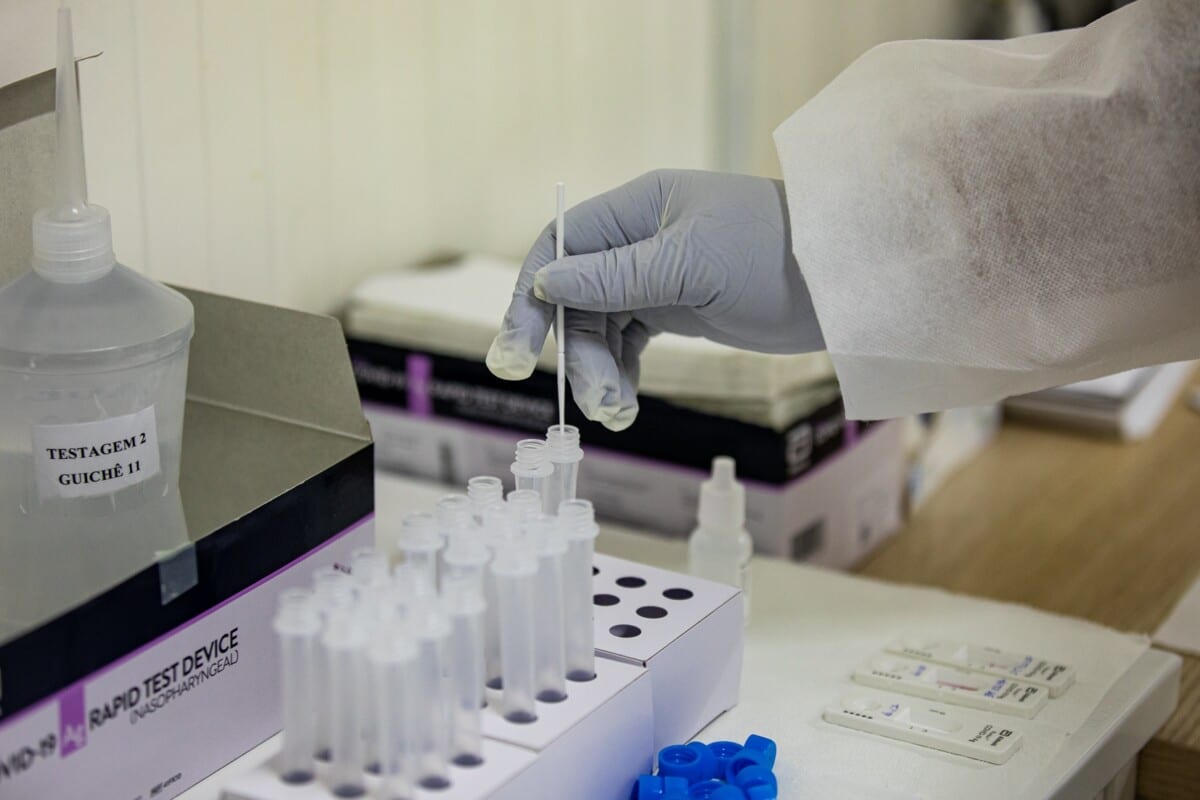 Em 24h, Minas Gerais registra mais de 6 mil novos casos de Covid-19