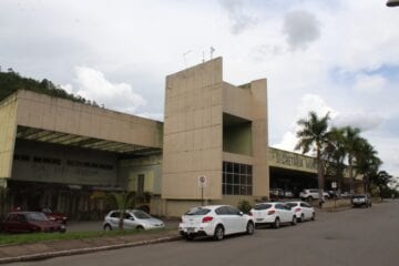 Vacinação de adultos que se cadastraram para a primeira dose segue hoje em Monlevade