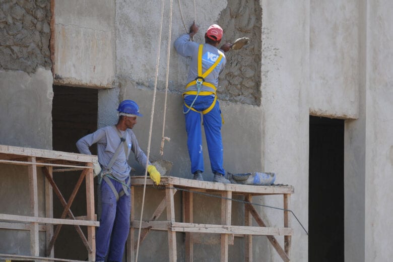 Empresa itabirana de construção civil oferece quatro vagas de emprego