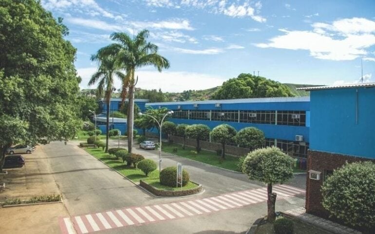 Unileste abre processo seletivo para contratação de jardineiro e auxiliar audiovisual