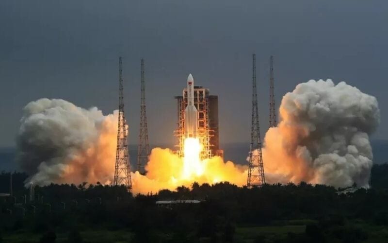 Fora de controle: foguete chinês pode reentrar na atmosfera da Terra