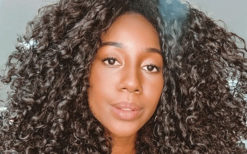 Camilla de Lucas recebe R$ 25 mil de seguidor e devolve