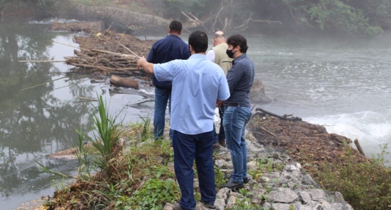 Assoreamento do “Córrego dos Coelhos” atinge o Rio Santa Bárbara e prejudica captação de água do DAE
